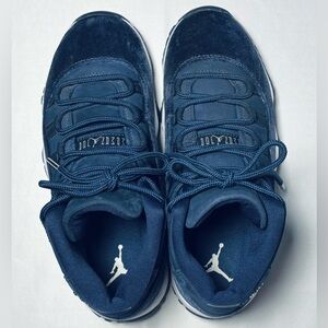 Air Jordan 11 Retro Midnight Navy Velvet Sneakers AR0715-441 Women's 6.5